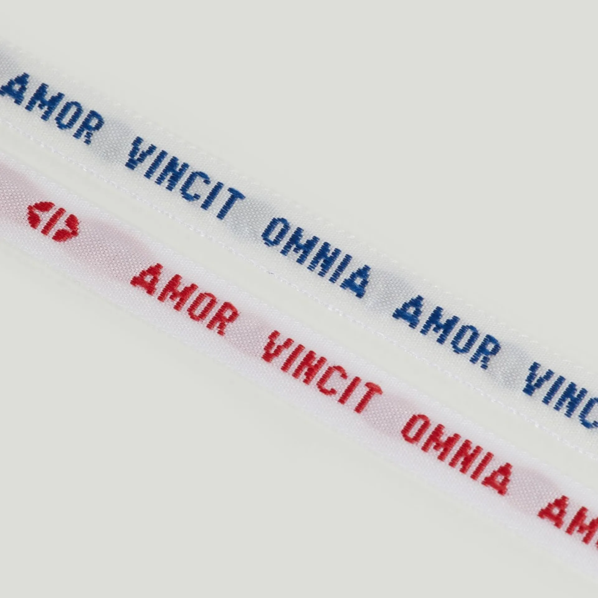 LÕU.YETU Rubans^Bracelet Amor Vincit Omnia