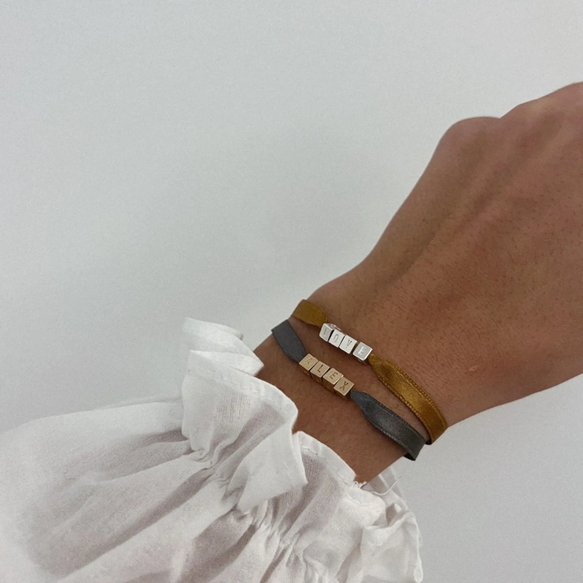 LÕU.YETU Rubans^Bracelet Initial PlaquÉ Argent