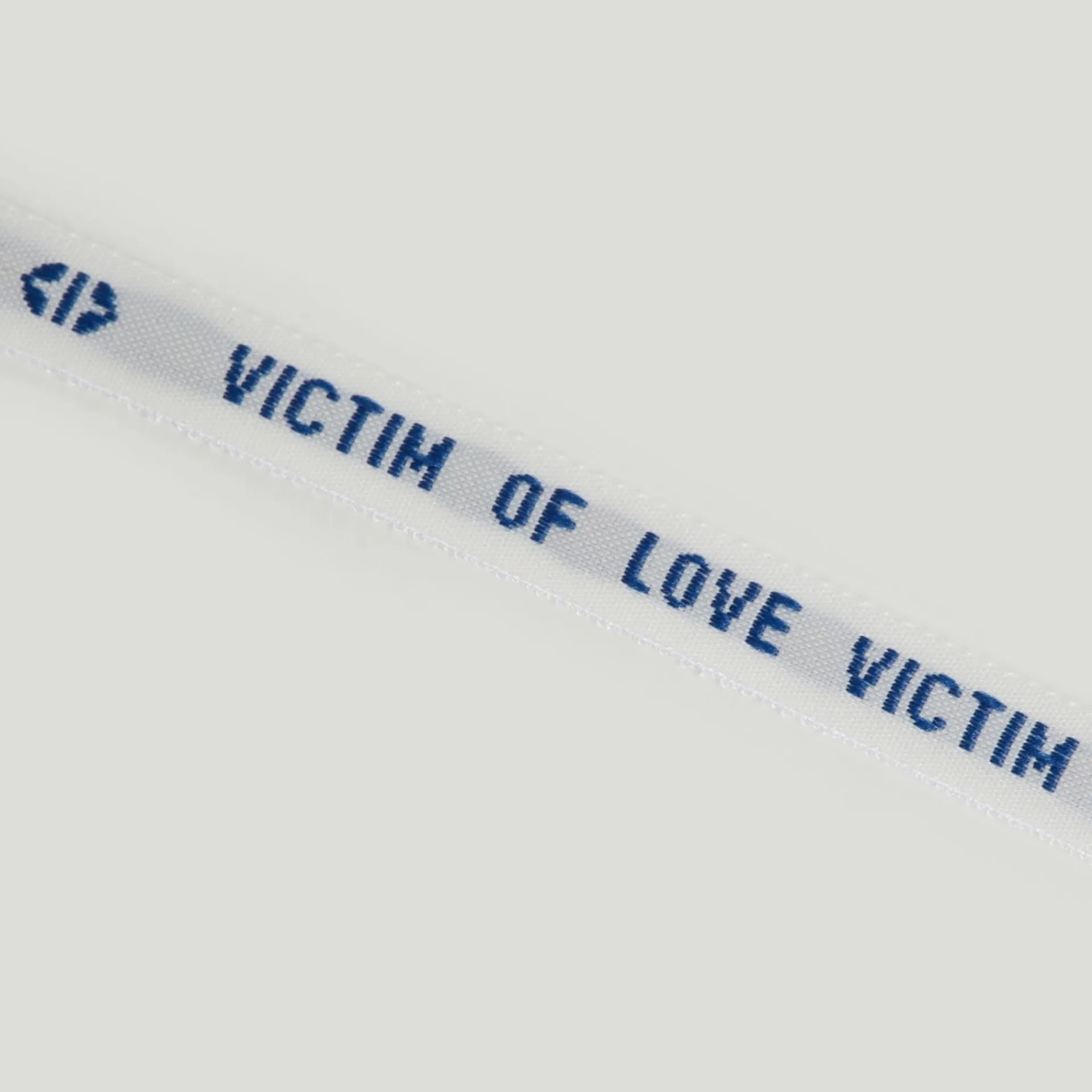 LÕU.YETU Rubans^Bracelet Victim Of Love