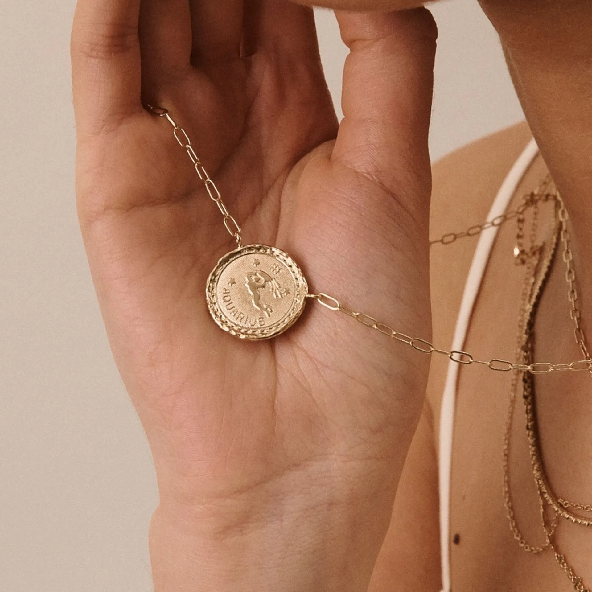 LÕU.YETU Avec Médailles | Chaînes Fines^Collier Astro Vintage