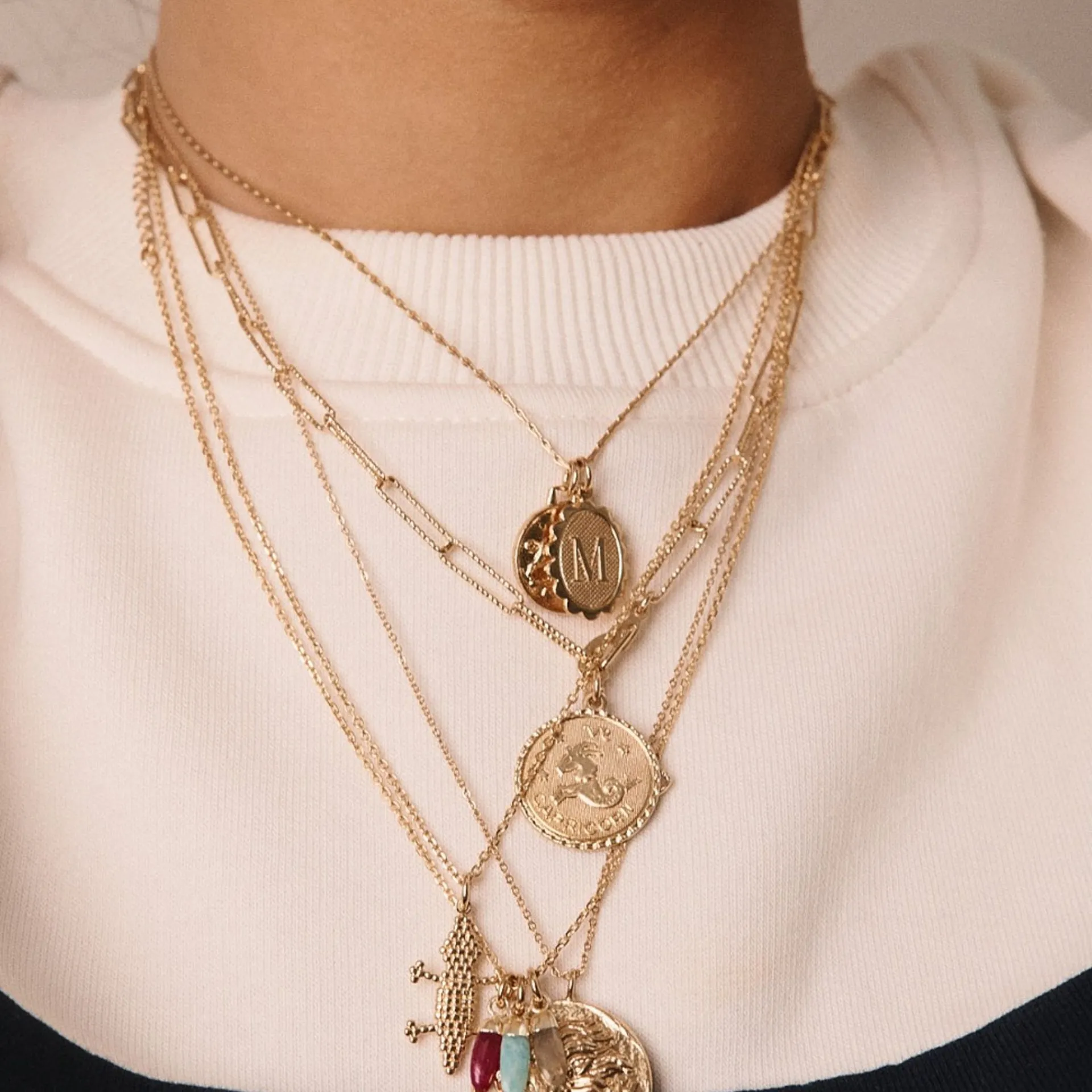 LÕU.YETU Avec Médailles | Chaînes Fines^Collier Initial